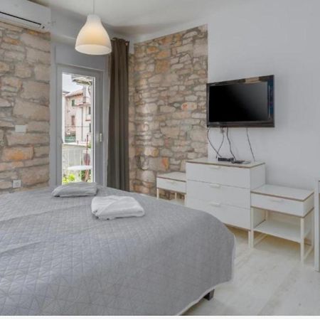 Guest House Lea Rovigno Esterno foto